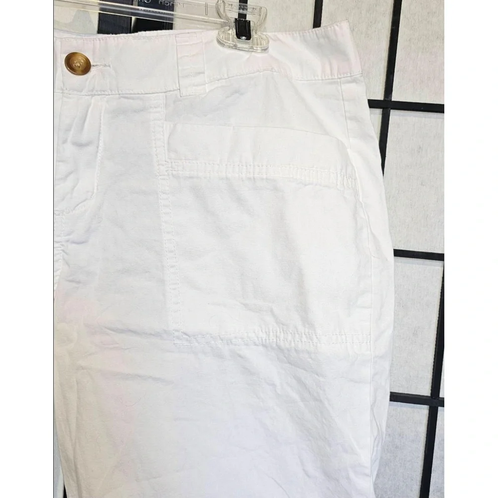 OLD NAVY Shorts‎ Womens Size 12 Bright White Lightweight Patch Pockets Casual